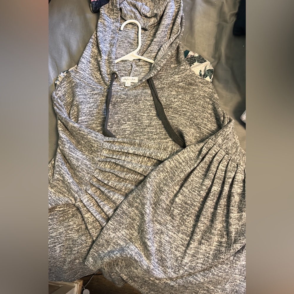 Skylar + Jade hooded wide armed longsleeve
